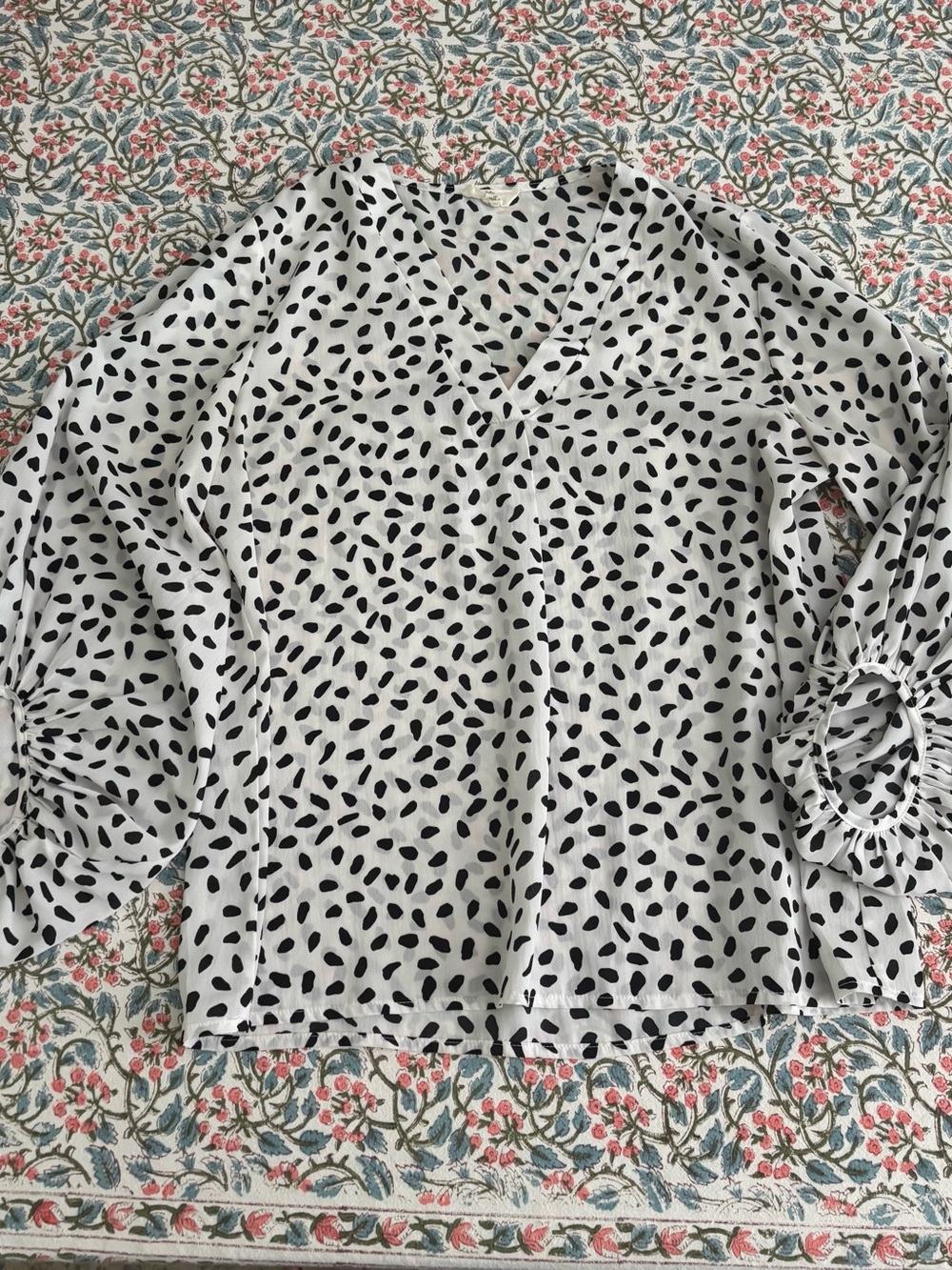 entro White V-Neck Blouse with Black Spot Print